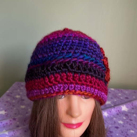 Crochet satin flower beanie medium new - Picture 3 of 7